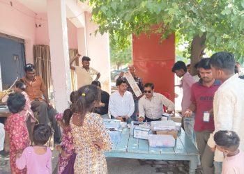 शादी में खाना खाकर 36 लोग बीमार, कैंप लगाकर दिया उपचार