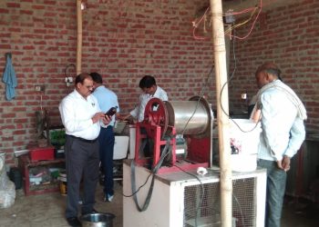 सावधान : आईसक्रीम में हो सकती है मिलावटखोरी, टीम ने छापामारी कर भरे सैंपल