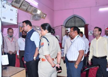 बदायूं 860 अभ्यार्थियों ने छोड़ दी लेखपाल भर्ती परीक्षा