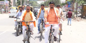 प्रधानमंत्री का आवाहन : सदर विधायक महेश चंद्र गुप्ता ने साइकिल से कार्यक्रमों में की सहभागिता