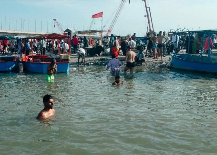 बदायूं : ज्येष्ठ पूर्णिमा पर लाखों श्रद्धालुओं ने लगाई आस्था की डुबकी