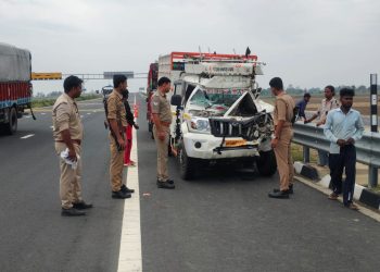 बदायूं में गंगा एक्सप्रेस-वे पर सड़क हादसा, पिकअप सवार दो की मौत